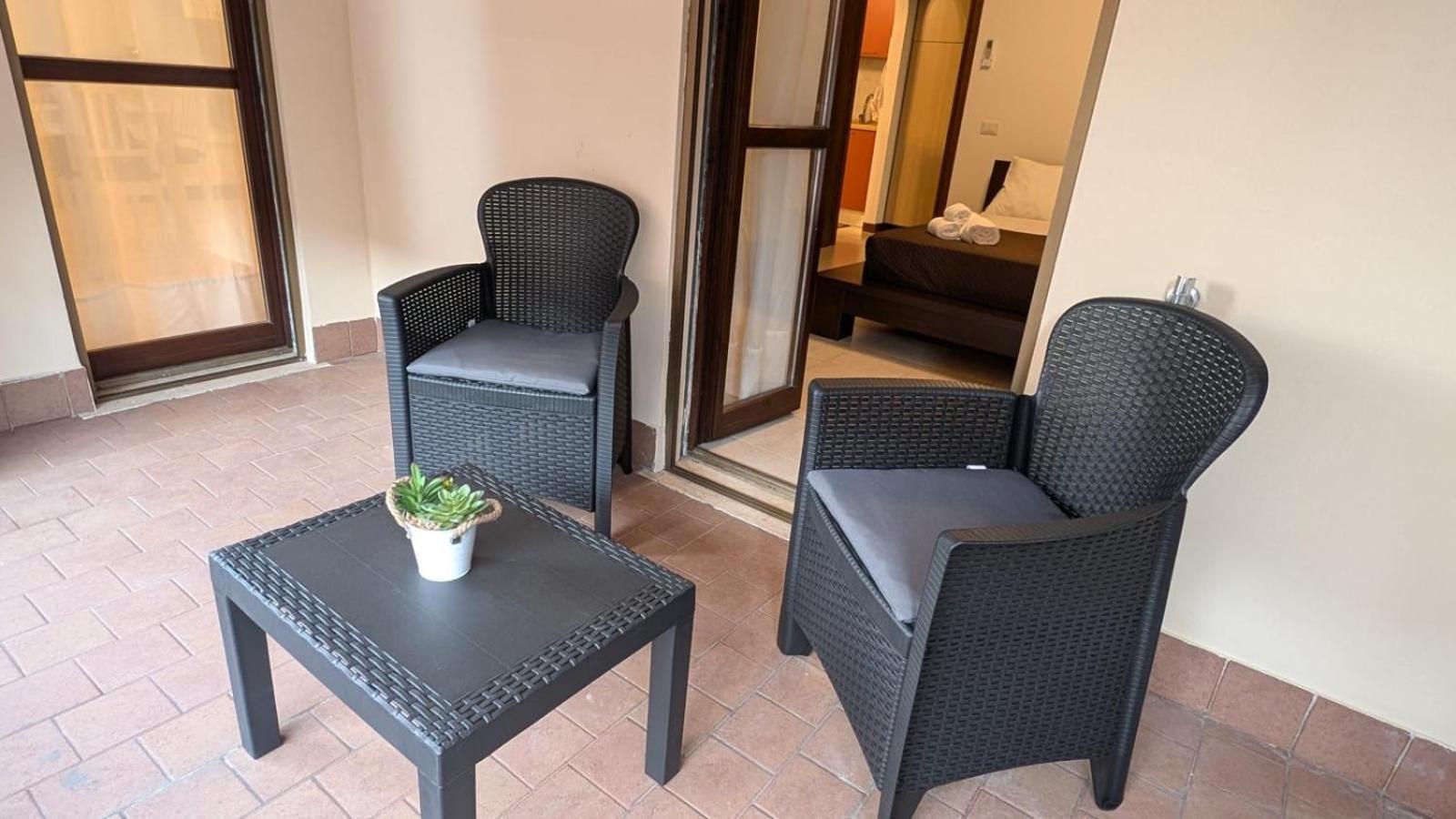 Bl Apartment Latina Exterior foto